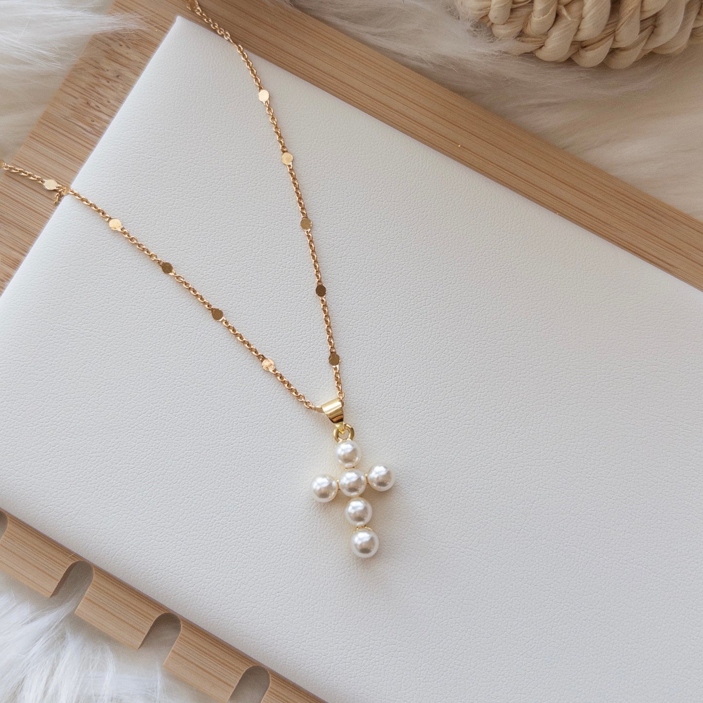 DIVINA Necklace