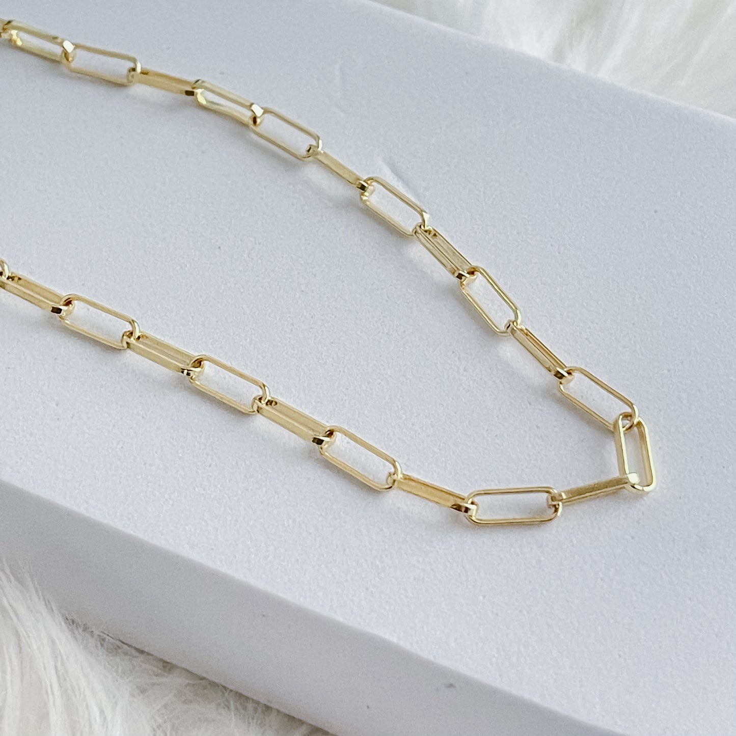 "V" Chain Base- Paper Clip