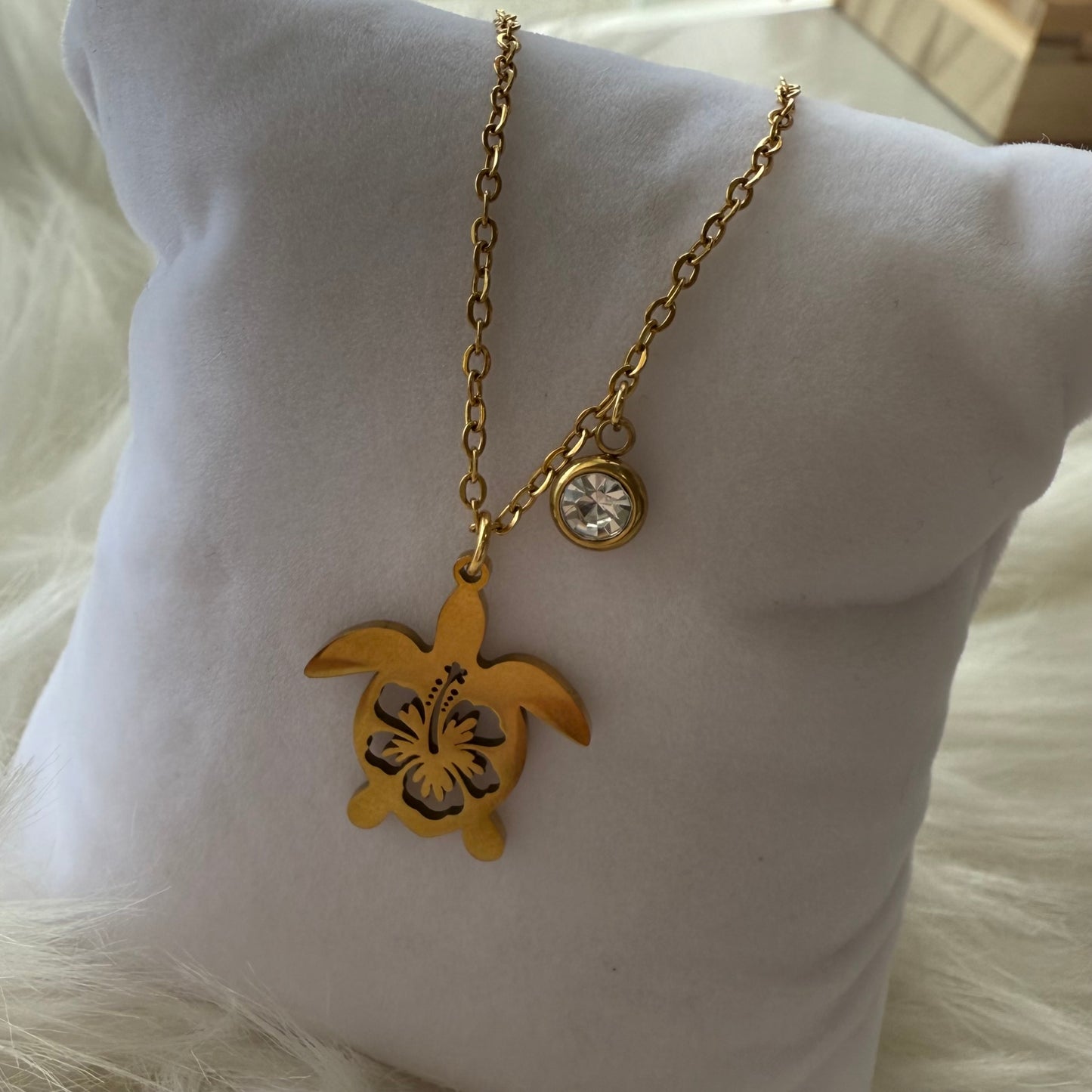 ISLA FLAMENCO Necklace