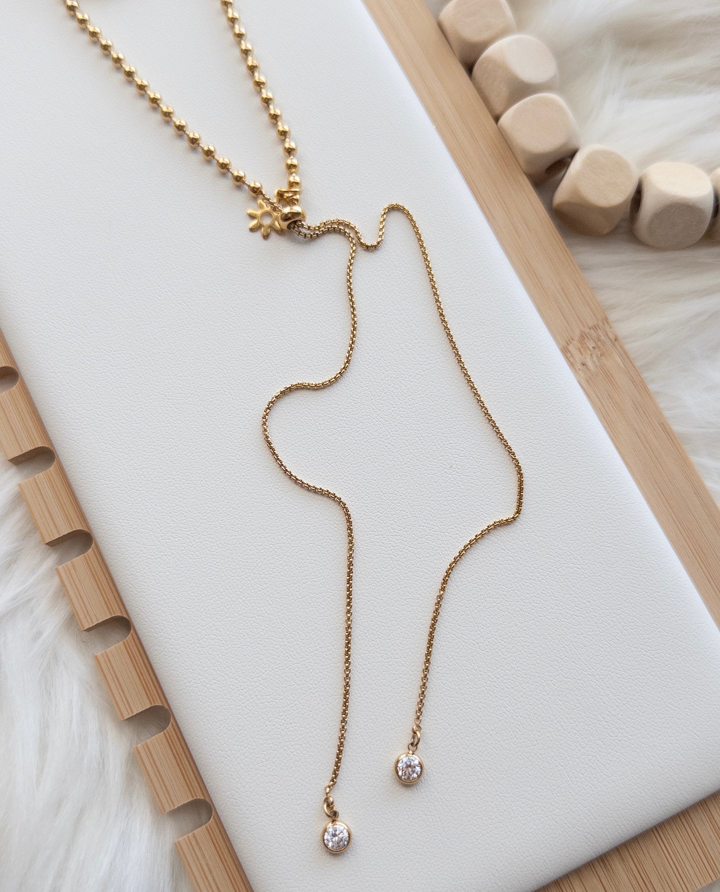 CAMELIA Lariat Necklace