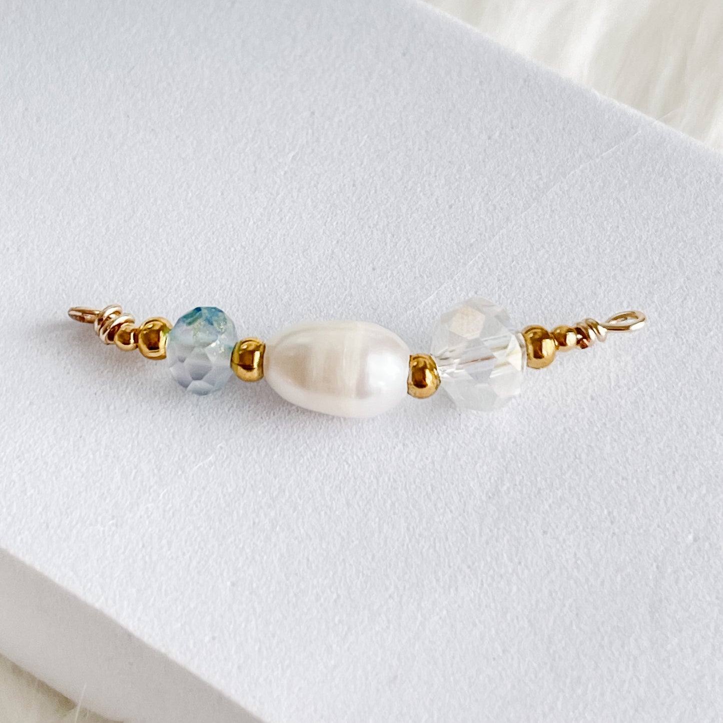 BEADS & PEARLS Connector