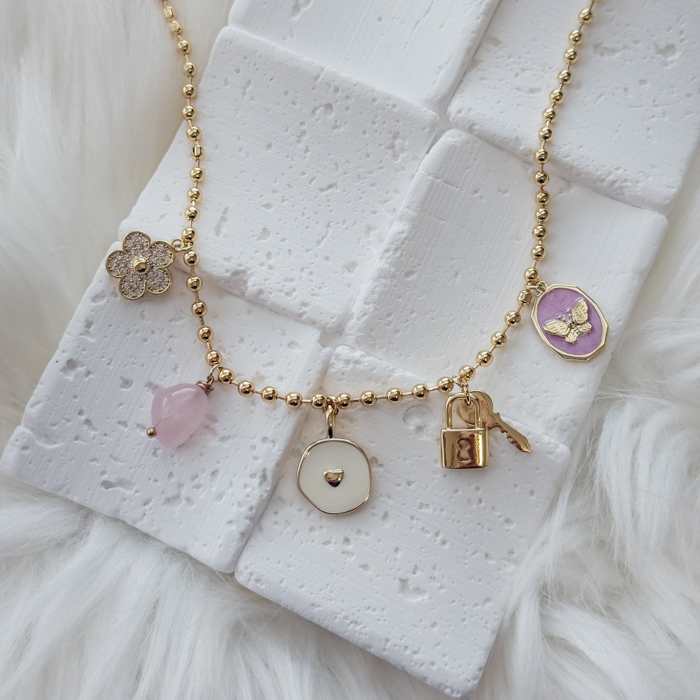 TESOROS DEL ALMA Charm Necklace